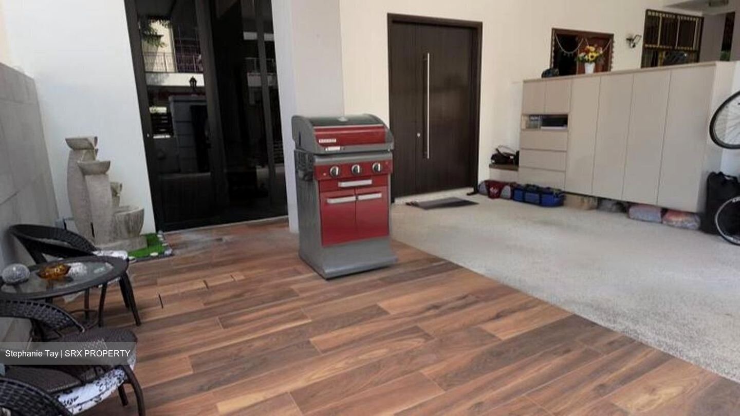 Hougang Avenue 8 (D19), Terrace #456225051